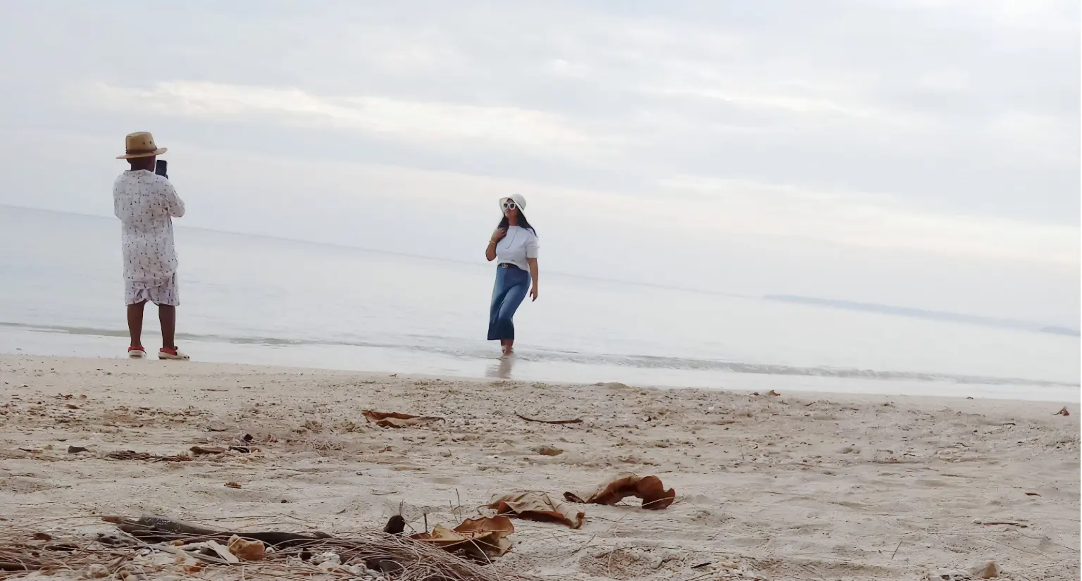 guest-enjoying-wandoor-beach-boobook-trip
